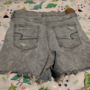 AEO American Eagle Women's size 1O High Rise Shortie Jeans Shorts 30W 4L Stretch